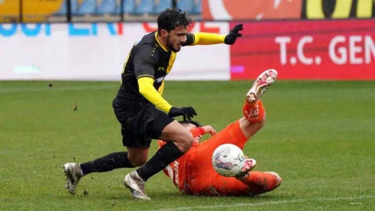 Spor Toto Süper Lig: İstanbulspor: 0 - Alanyaspor: 0 (İlk yarı)