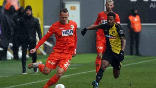 Spor Toto Süper Lig: İstanbulspor: 0 - Alanyaspor: 0 (İlk yarı)