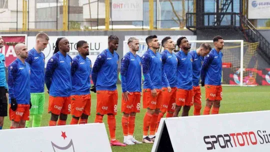 Spor Toto Süper Lig: İstanbulspor: 0 - Alanyaspor: 0 (İlk yarı)