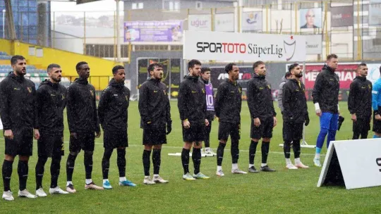 Spor Toto Süper Lig: İstanbulspor: 0 - Alanyaspor: 0 (İlk yarı)