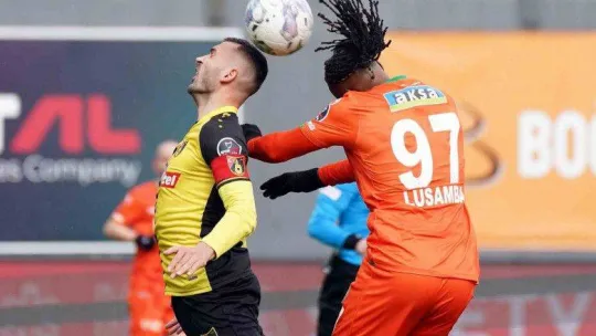 Spor Toto Süper Lig: İstanbulspor: 0 - Alanyaspor: 0 (İlk yarı)