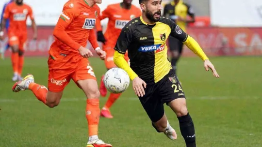 Spor Toto Süper Lig: İstanbulspor: 0 - Alanyaspor: 0 (İlk yarı)