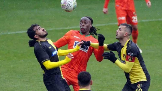 Spor Toto Süper Lig: İstanbulspor: 2 - Alanyaspor: 1 (Maç sonucu)