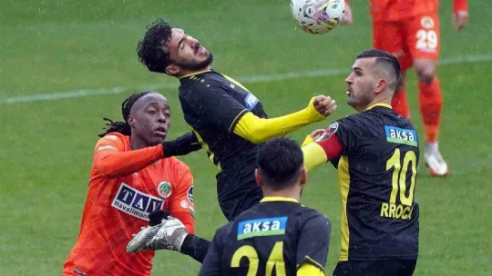Spor Toto Süper Lig: İstanbulspor: 2 - Alanyaspor: 1 (Maç sonucu)