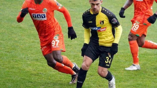Spor Toto Süper Lig: İstanbulspor: 2 - Alanyaspor: 1 (Maç sonucu)