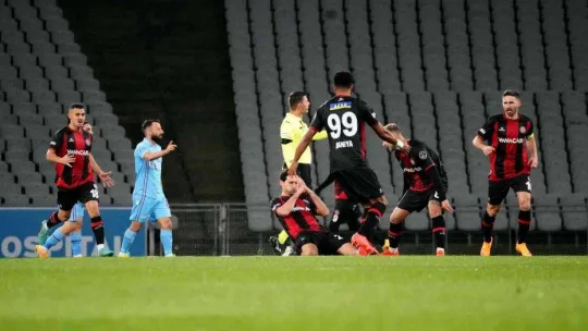 Spor Toto Süper Lig: Karagümrük: 1 - Trabzonspor: 1 (Maç devam ediyor)