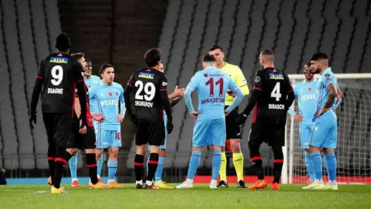 Spor Toto Süper Lig: Karagümrük: 1 - Trabzonspor: 1 (Maç devam ediyor)