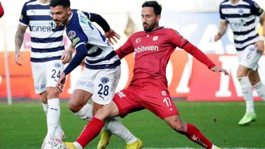 Spor Toto Süper Lig: Kasımpaşa: 1 - Sivasspor: 1 (İlk yarı)