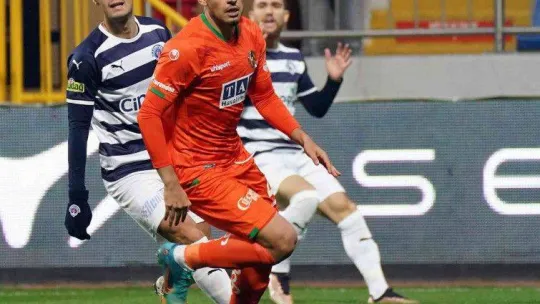 Spor Toto Süper Lig: Kasımpaşa: 2 - Alanyaspor: 0 (İlk yarı)