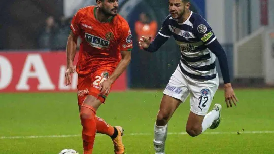 Spor Toto Süper Lig: Kasımpaşa: 2 - Alanyaspor: 0 (İlk yarı)
