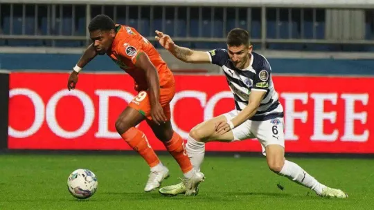 Spor Toto Süper Lig: Kasımpaşa: 2 - Alanyaspor: 0 (İlk yarı)