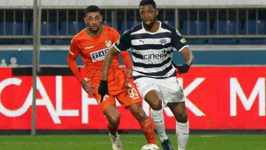 Spor Toto Süper Lig: Kasımpaşa: 2 - Alanyaspor: 0 (İlk yarı)