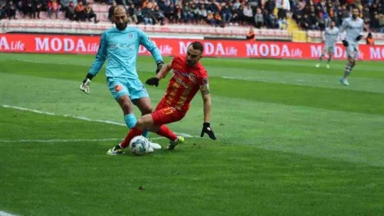 Spor Toto Süper Lig: Kayserispor: 0 - Medipol Başakşehir: 0 (Maç devam ediyor)