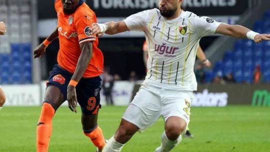 Spor Toto Süper Lig: Medipol Başakşehir: 1 - İstanbulspor: 0 (İlk yarı)
