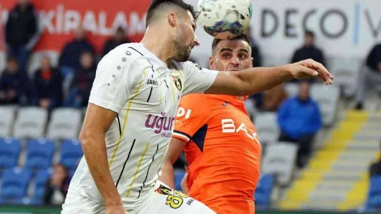 Spor Toto Süper Lig: Medipol Başakşehir: 1 - İstanbulspor: 0 (İlk yarı)