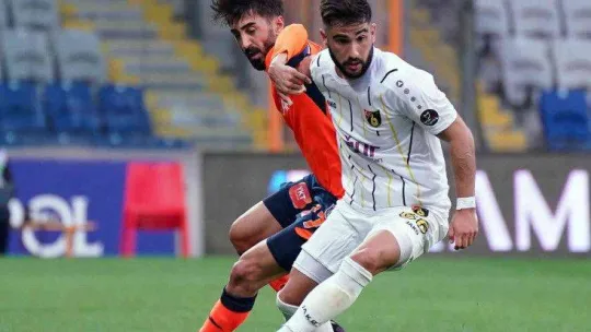 Spor Toto Süper Lig: Medipol Başakşehir: 1 - İstanbulspor: 0 (İlk yarı)