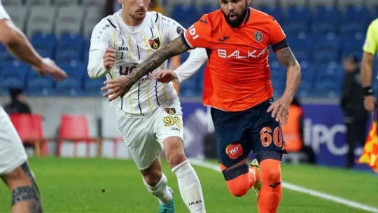 Spor Toto Süper Lig: Medipol Başakşehir: 2 - İstanbulspor: 0 (Maç sonucu)