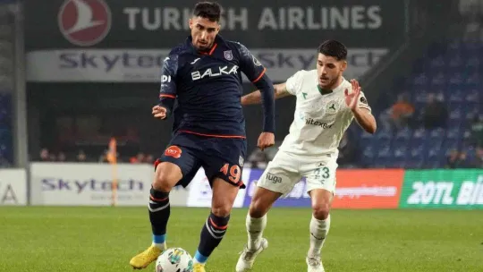 Spor Toto Süper Lig: Medipol Başakşehir: 1 - Giresunspor: 0 (İlk yarı)