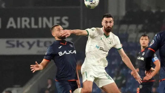Spor Toto Süper Lig: Medipol Başakşehir: 1 - Giresunspor: 0 (İlk yarı)