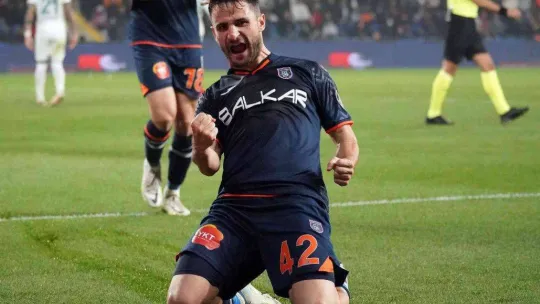 Spor Toto Süper Lig: Medipol Başakşehir: 3 - Giresunspor: 1 (Maç sonucu)