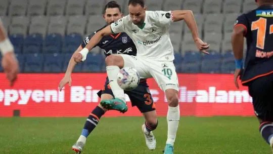 Spor Toto Süper Lig: Medipol Başakşehir: 3 - Giresunspor: 1 (Maç sonucu)