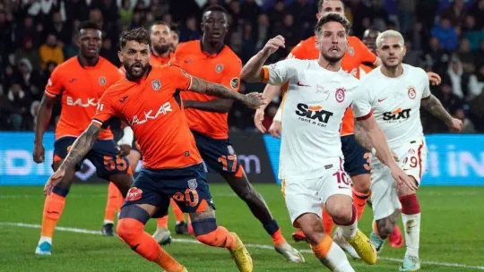 Spor Toto Süper Lig: Medipol Başakşehir: 0 - Galatasaray: 3 (İlk yarı)