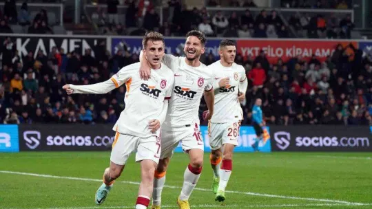 Spor Toto Süper Lig: Medipol Başakşehir: 0 - Galatasaray: 3 (İlk yarı)