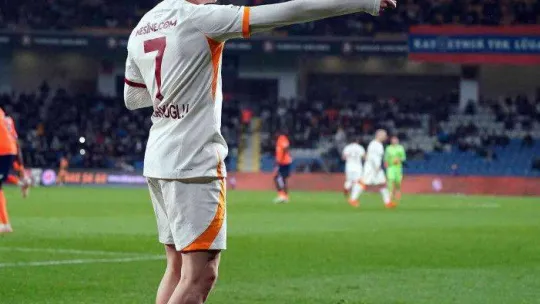 Spor Toto Süper Lig: Medipol Başakşehir: 0 - Galatasaray: 3 (İlk yarı)