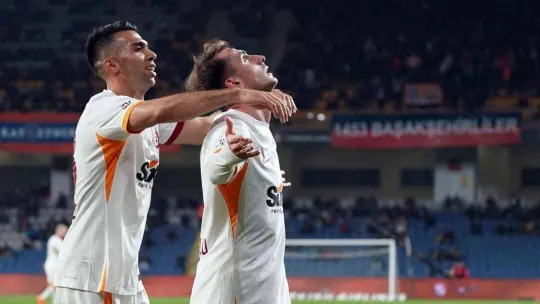 Spor Toto Süper Lig: Medipol Başakşehir: 0 - Galatasaray: 3 (İlk yarı)