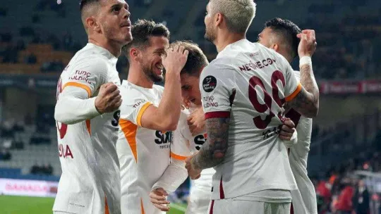 Spor Toto Süper Lig: Medipol Başakşehir: 0 - Galatasaray: 3 (İlk yarı)