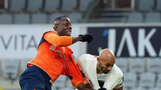 Spor Toto Süper Lig: Medipol Başakşehir: 0 -Antalyaspor: 0 (İlk yarı)