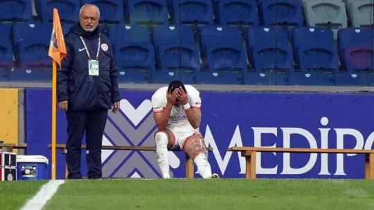 Spor Toto Süper Lig: Medipol Başakşehir: 0 -Antalyaspor: 0 (İlk yarı)