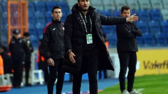 Spor Toto Süper Lig: Medipol Başakşehir: 0 -Antalyaspor: 0 (İlk yarı)