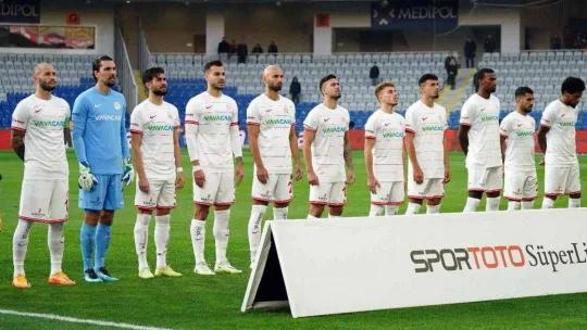 Spor Toto Süper Lig: Medipol Başakşehir: 0 -Antalyaspor: 0 (İlk yarı)