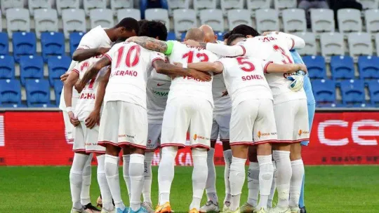 Spor Toto Süper Lig: Medipol Başakşehir: 0 -Antalyaspor: 0 (İlk yarı)