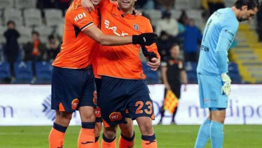 Spor Toto Süper Lig: Medipol Başakşehir: 2 - Antalyaspor: 0 (Maç sonucu)