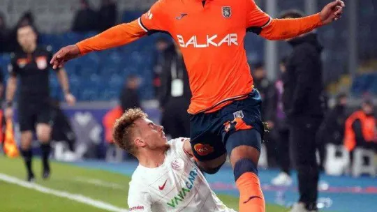 Spor Toto Süper Lig: Medipol Başakşehir: 2 - Antalyaspor: 0 (Maç sonucu)