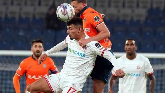 Spor Toto Süper Lig: Medipol Başakşehir: 2 - Antalyaspor: 0 (Maç sonucu)