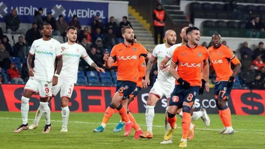 Spor Toto Süper Lig: Medipol Başakşehir: 2 - Antalyaspor: 0 (Maç sonucu)