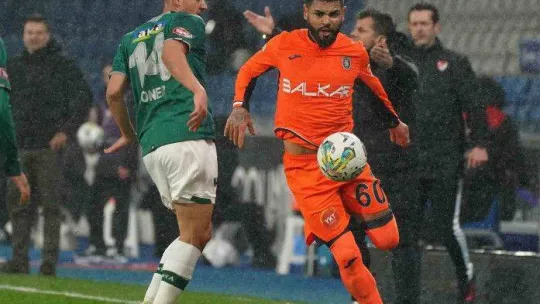 Spor Toto Süper Lig: Medipol Başakşehir: 1 - Konyaspor: 0 (İlk yarı)