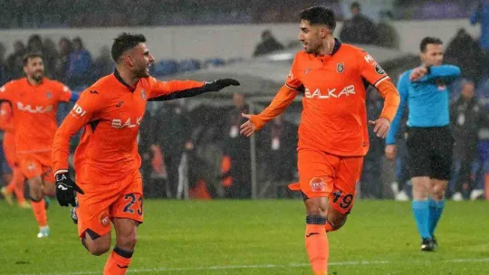 Spor Toto Süper Lig: Medipol Başakşehir: 1 - Konyaspor: 0 (İlk yarı)