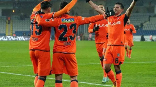 Spor Toto Süper Lig: Medipol Başakşehir: 1 - Konyaspor: 0 (İlk yarı)