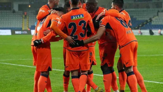 Spor Toto Süper Lig: Medipol Başakşehir: 1 - Konyaspor: 0 (İlk yarı)