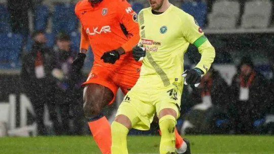 Spor Toto Süper Lig: Medipol Başakşehir: 1 - Konyaspor: 0 (İlk yarı)