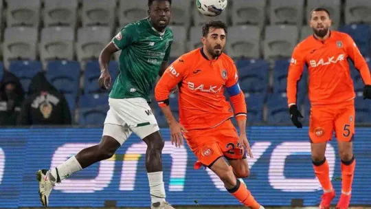Spor Toto Süper Lig: Medipol Başakşehir: 1 - Konyaspor: 0 (İlk yarı)