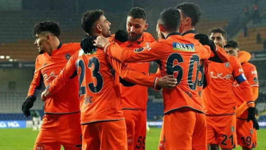 Spor Toto Süper Lig: Medipol Başakşehir: 2 - Konyaspor: 0 (Maç sonucu)