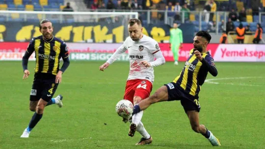Spor Toto Süper Lig: MKE Ankaragücü: 0 - Gaziantep FK: 0 (İlk yarı)