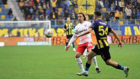 Spor Toto Süper Lig: MKE Ankaragücü: 0 - Gaziantep FK: 0 (İlk yarı)