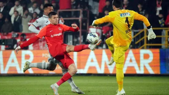 Spor Toto Süper Lig: Ümraniyespor: 1 - Medipol Başakşehir: 1 (Maç devam ediyor)