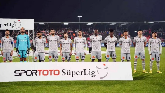 Spor Toto Süper Lig: Ümraniyespor: 1 - Medipol Başakşehir: 1 (Maç devam ediyor)